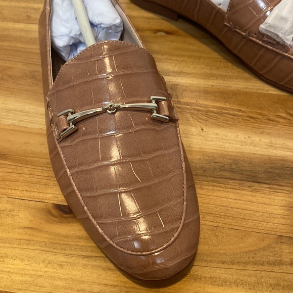 NWT Jenn Ardor Penny Loafers in Tan Crocodile Faux Leather - Picture 7 of 13